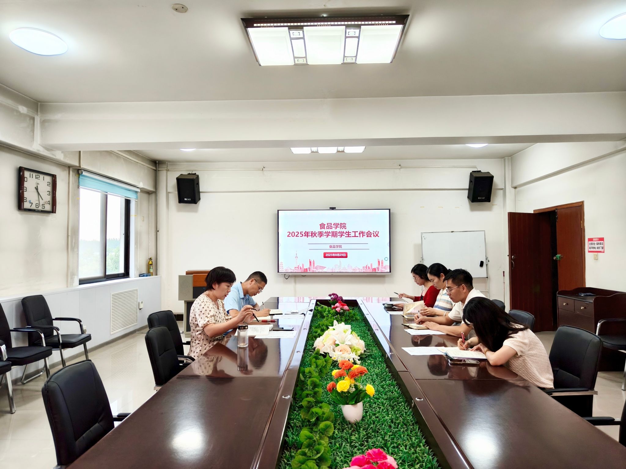 7f33f2b7f60fe41df9c35399b828f9df